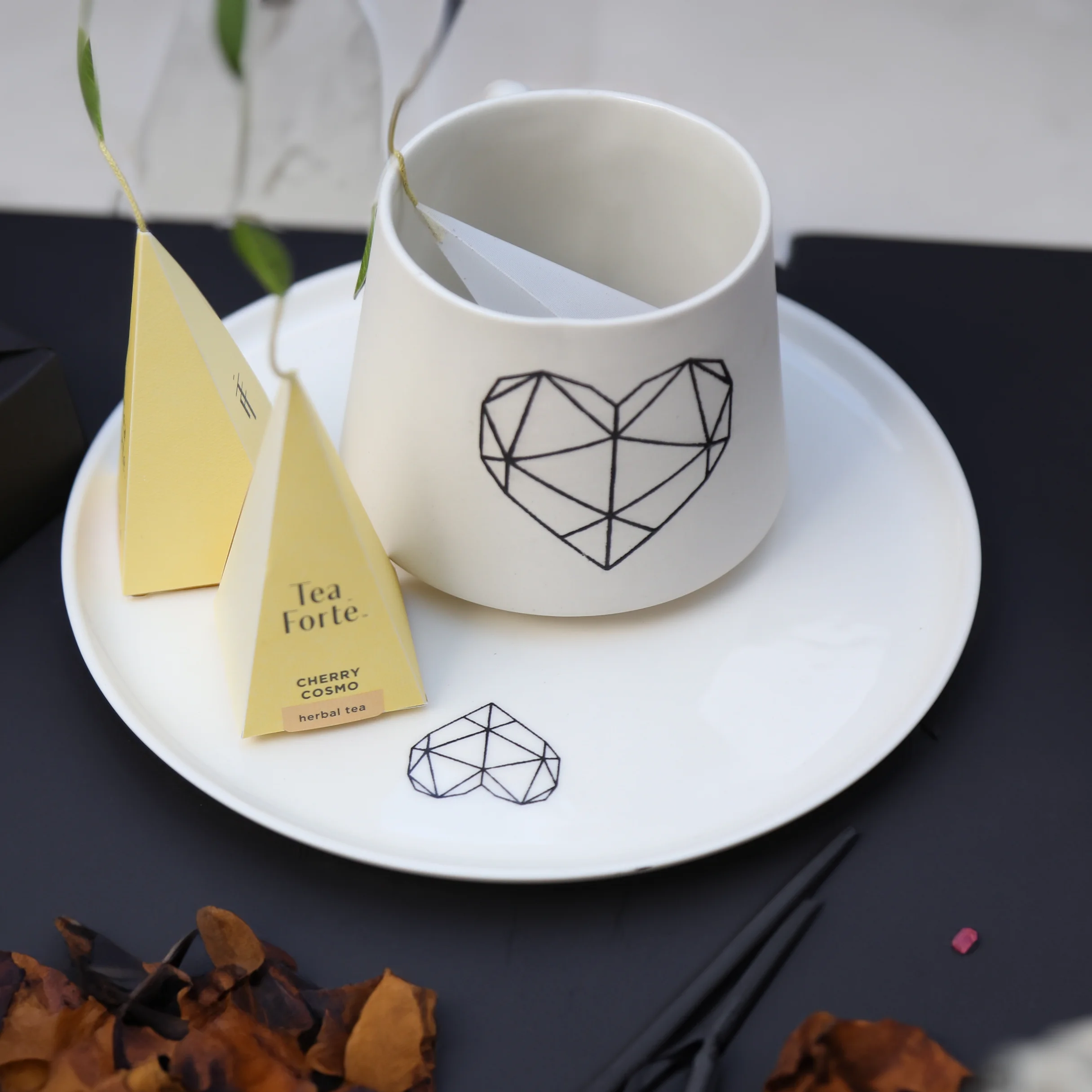 ספל, תיונים וצלחת אהבה עצמית אוירה